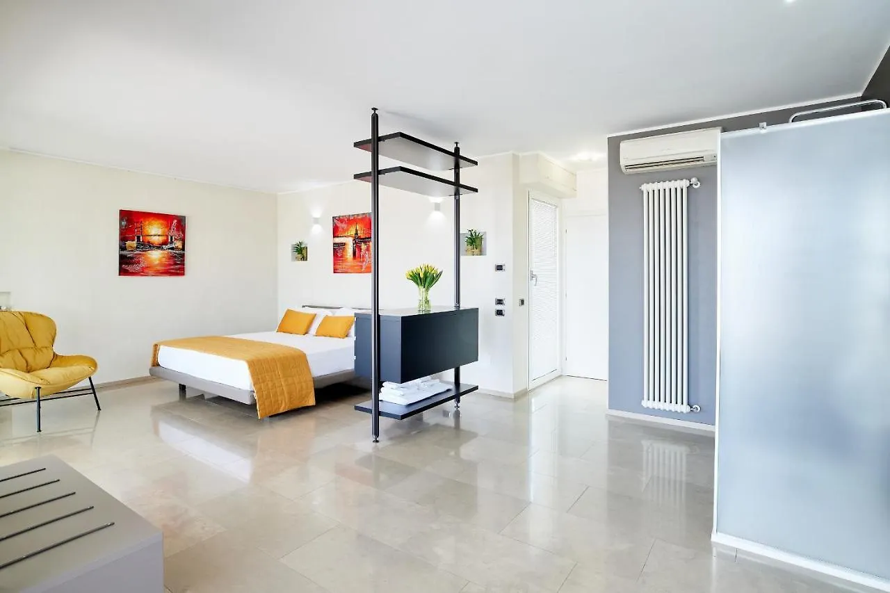 Luxury Suite La Finestra Sul Lago Peschiera del Garda 0*,  Italy